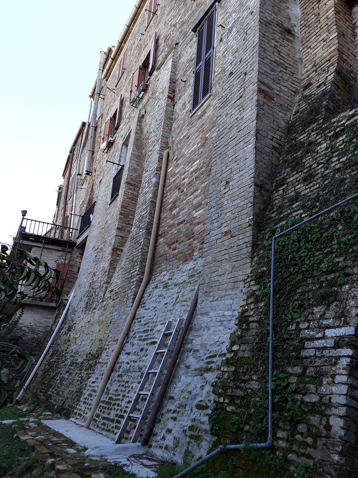 Mura castellane fronte Nord (mura, urbiche, difensive) - Cossignano (AP) 