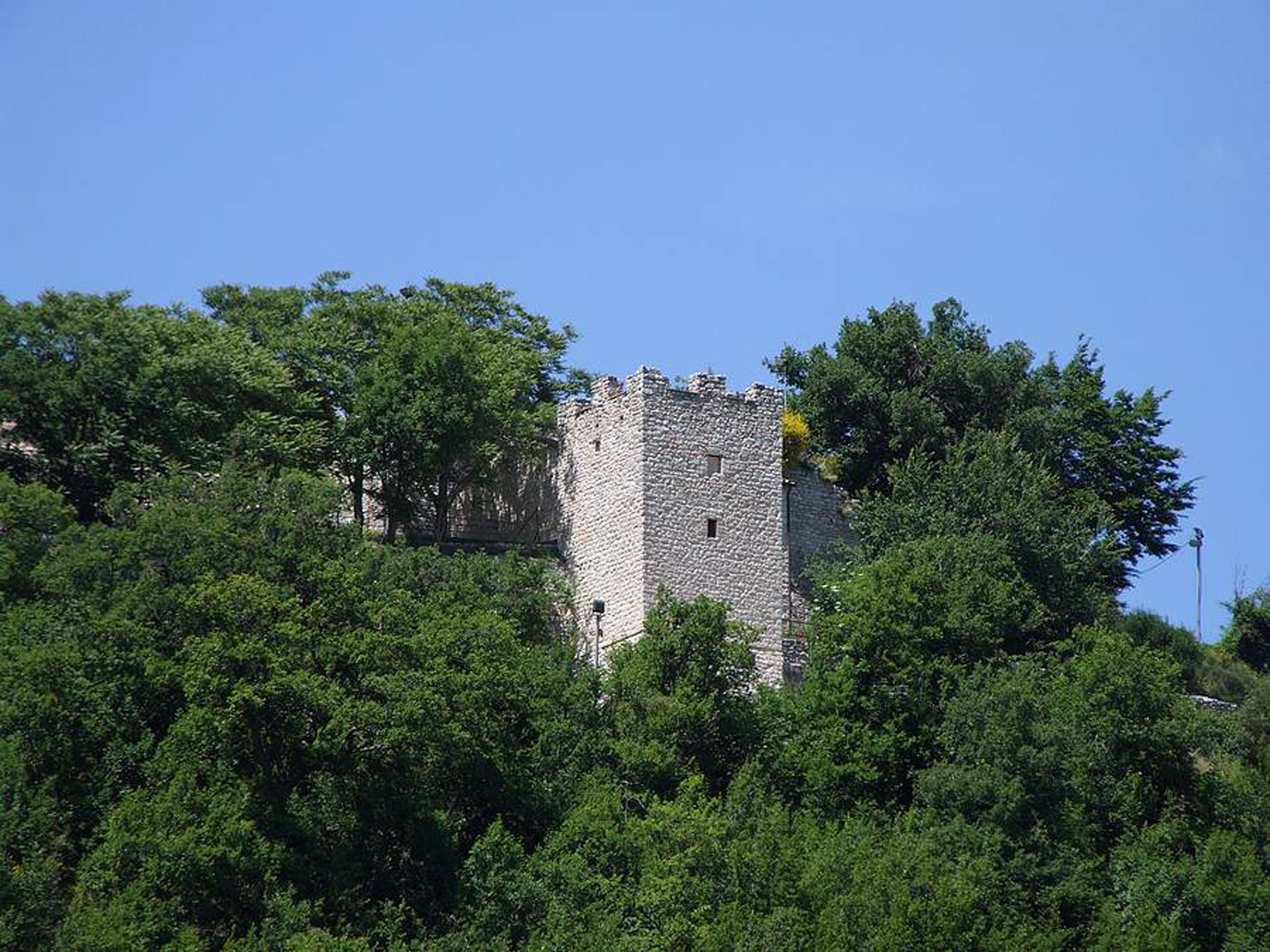 Torre civica del Castello di Montalto (torre, difensiva) - Cessapalombo (MC) 