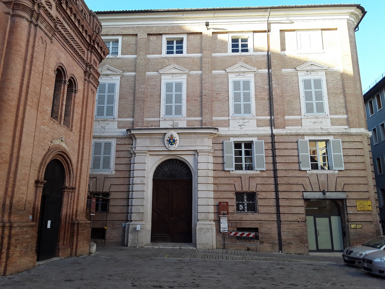 Palazzo vescovile (palazzo, vescovile) - Matelica (MC)  (fine XVIII)