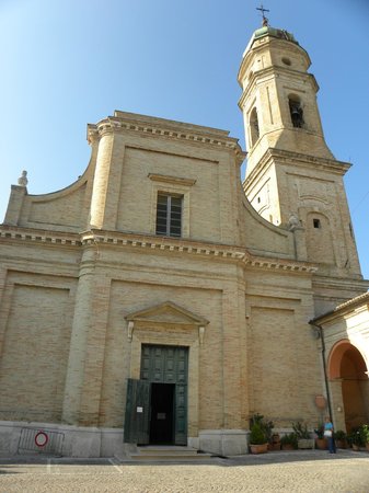 Chiesa della Collegiata di Sant'Urbano (chiesa, maggiore) - Apiro (MC)  (XVII, secondo quarto)