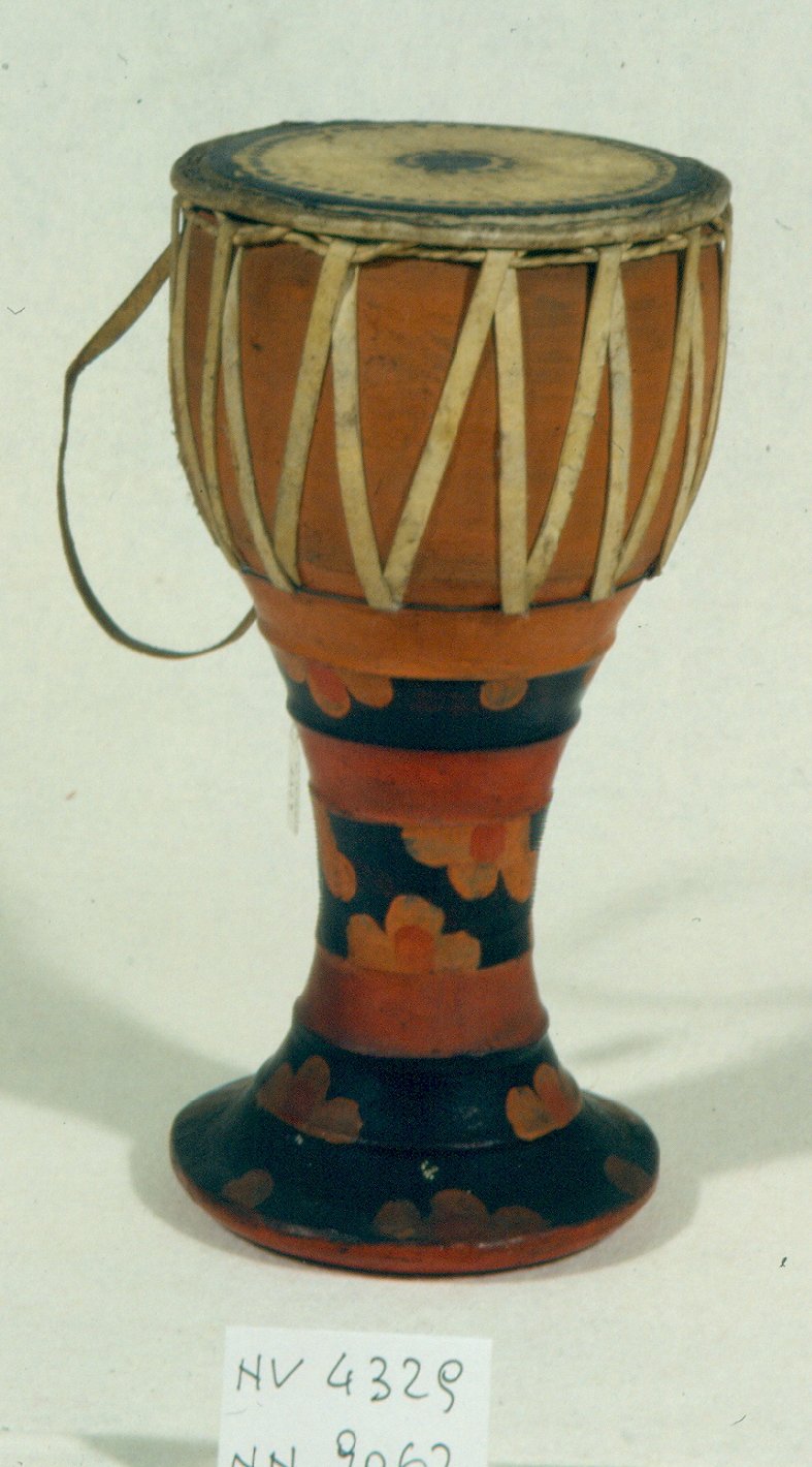motivo decorativo floreale (tamburo, opera isolata) - ambito Asia sud-orientale (secc. XVII/ XIX)