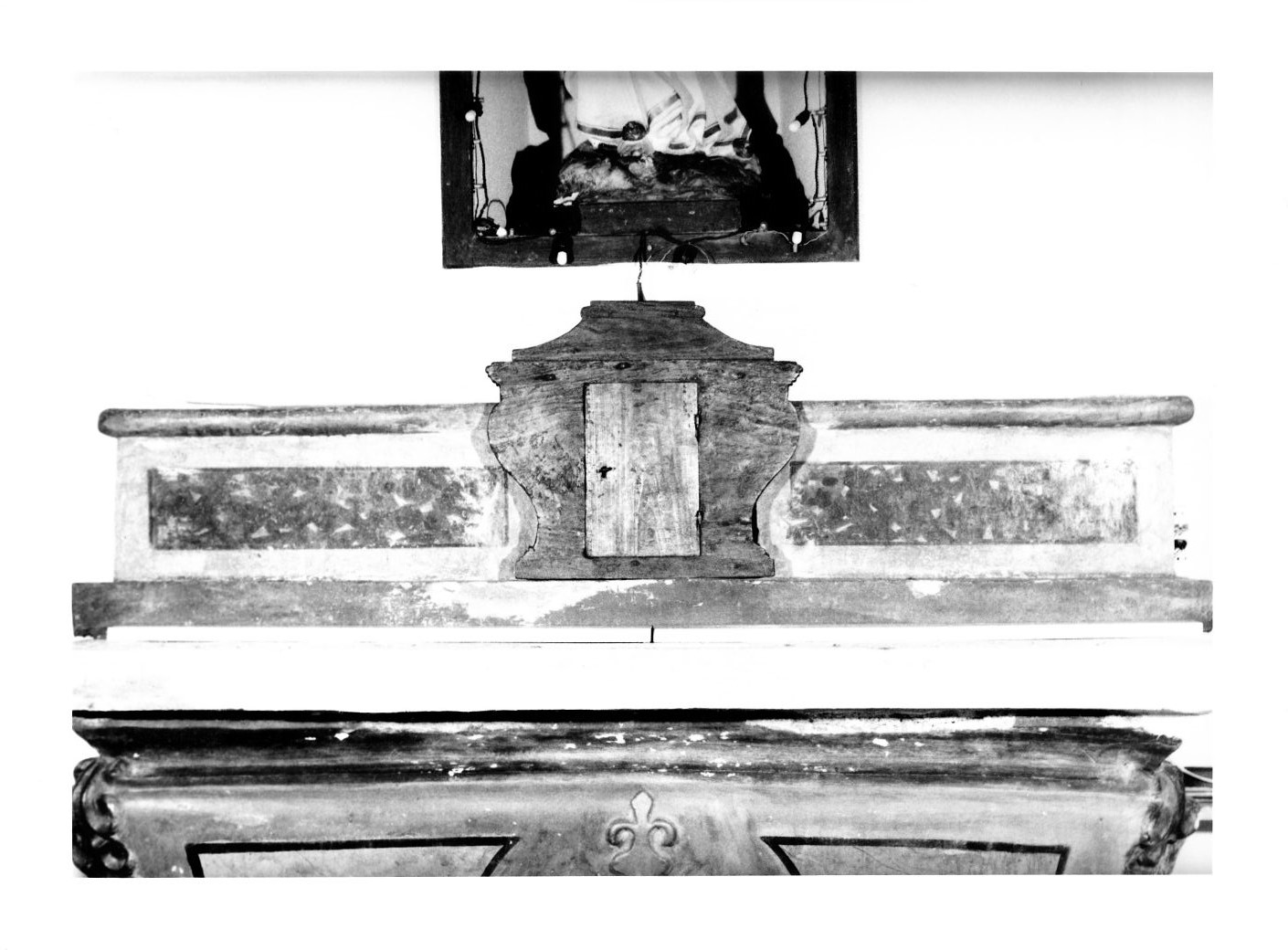 gradino d'altare, elemento d'insieme - manifattura Italia centrale (sec. XVIII)