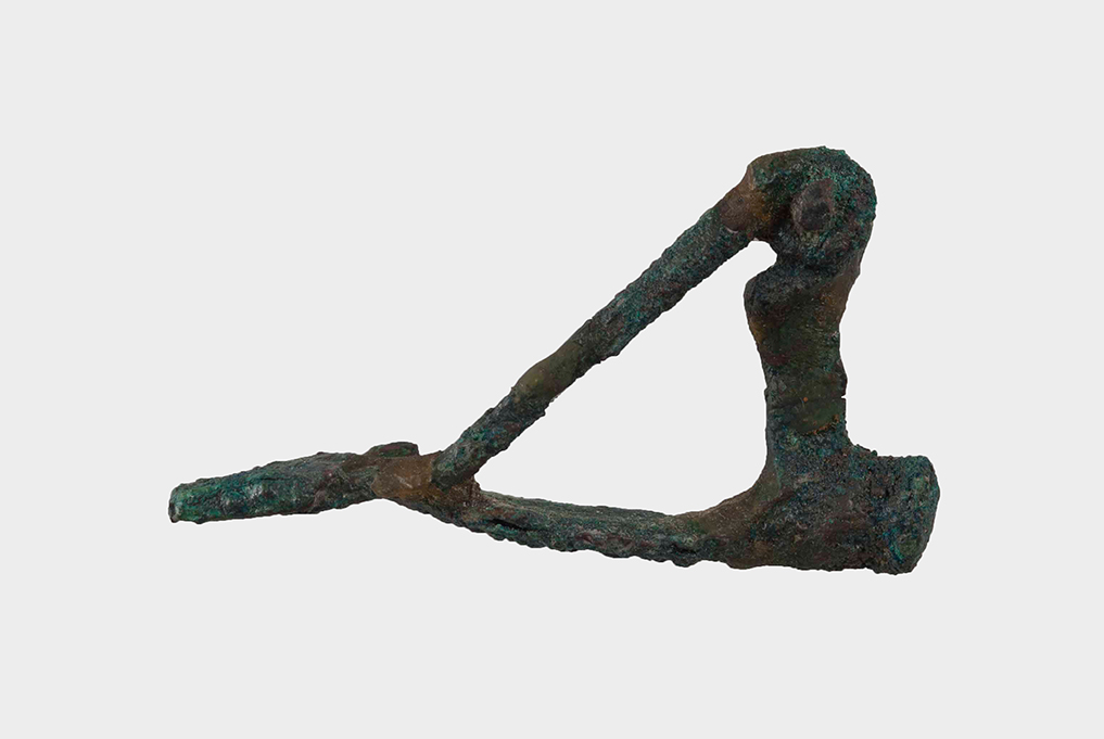 fibula ad arco foliato (secc. III/ II a.C)