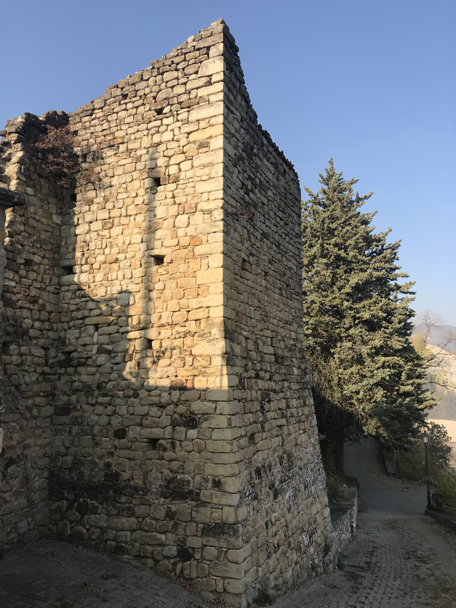 mura di cinta del borgo (mura) - Cecima (PV) 