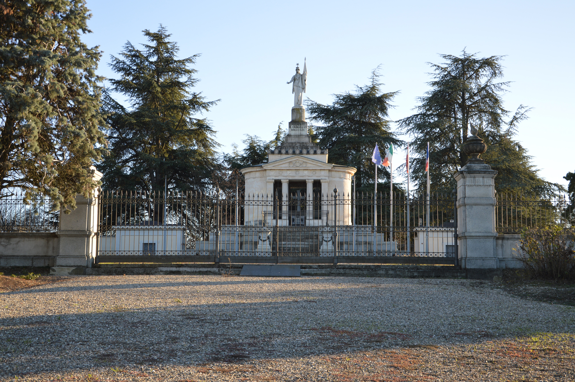 Cimitero vecchio e Monumento ossario (cimitero, e tempietto) - Montebello della Battaglia (PV) 