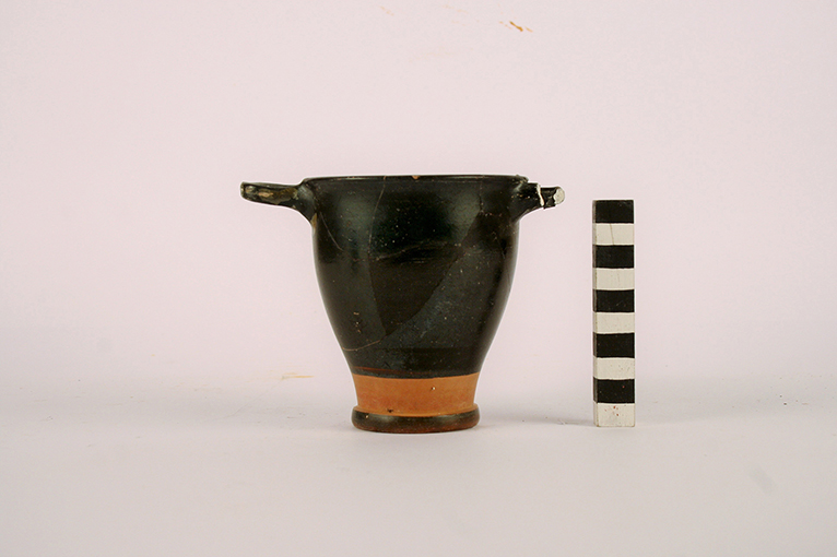 skyphos - produzione apula (IV a.C./III a.C)