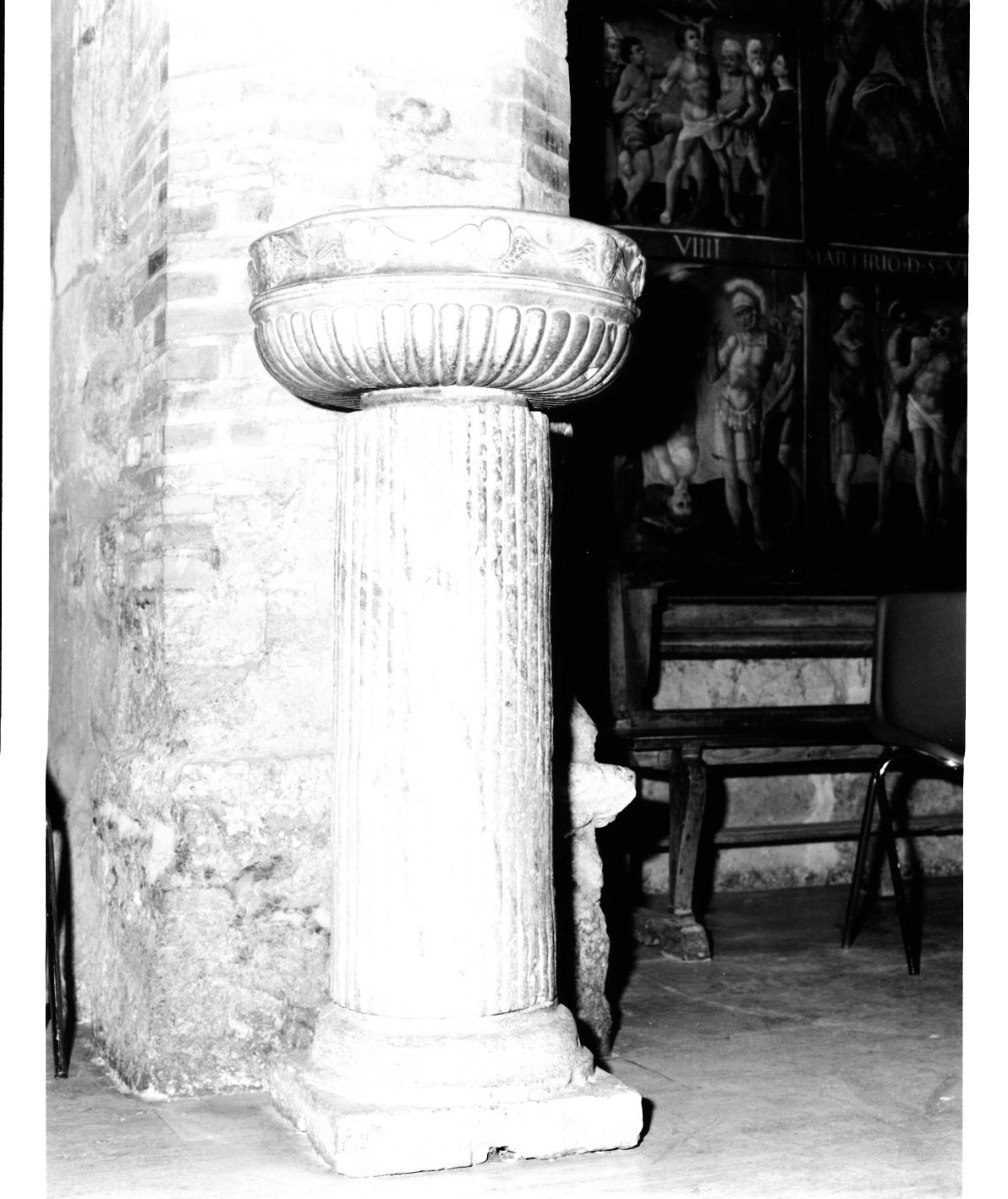 acquasantiera - a fusto, opera isolata - bottega italiana (secc. XV/ XVI)