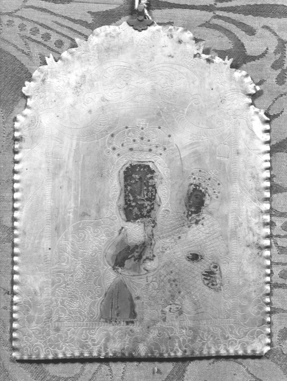 Madonna con Bambino (icona) - bottega russa (fine/ inizio secc. XVIII/ XIX)