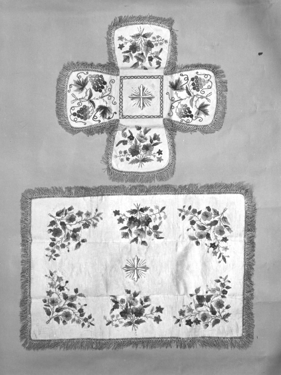 motivi decorativi floreali (velo, pendant) - manifattura russa (sec. XIX)