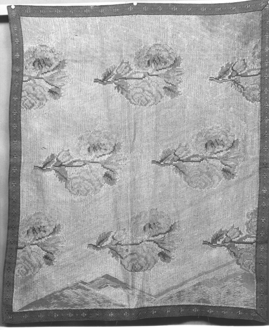 motivi decorativi floreali (tovaglietta) - manifattura russa (sec. XIX)