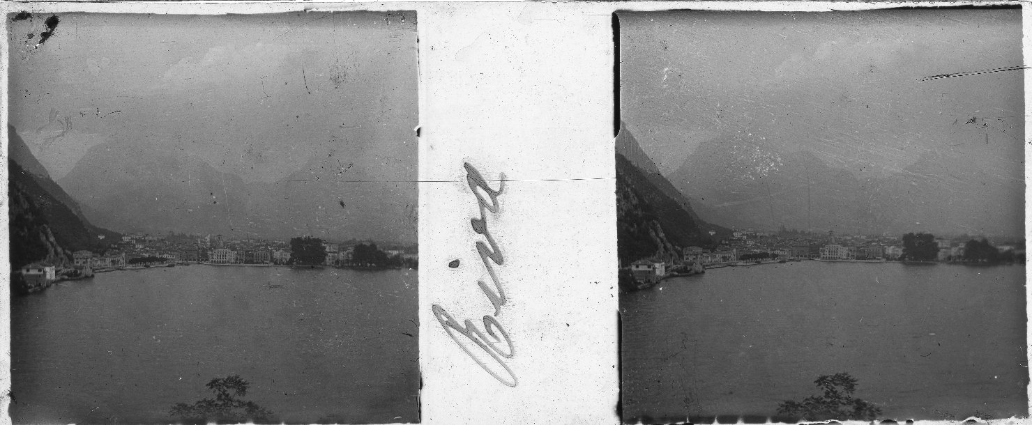 Veduta di città su lago (positivo stereoscopico) di Anonimo (XX)