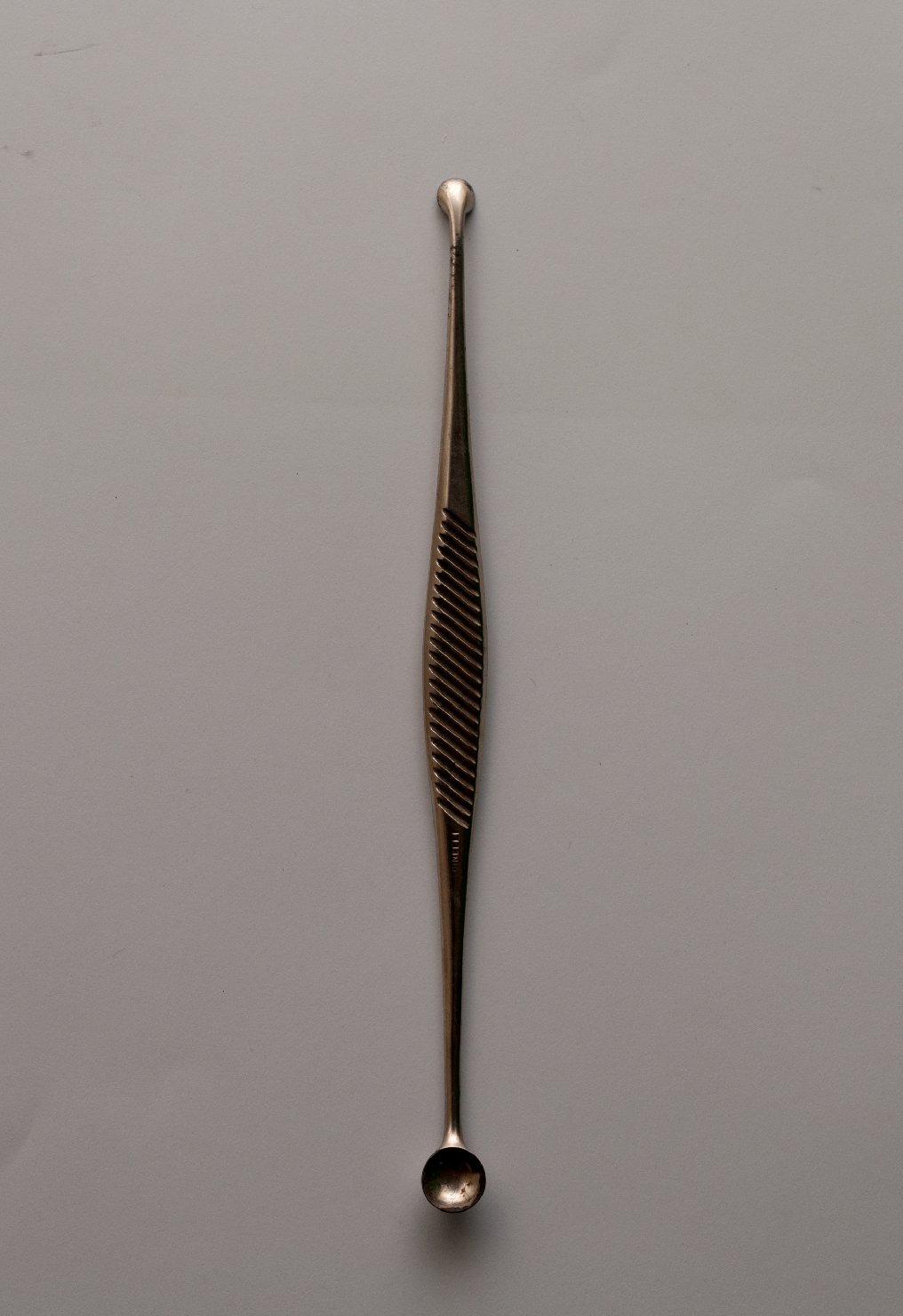 curette (sec. XX)