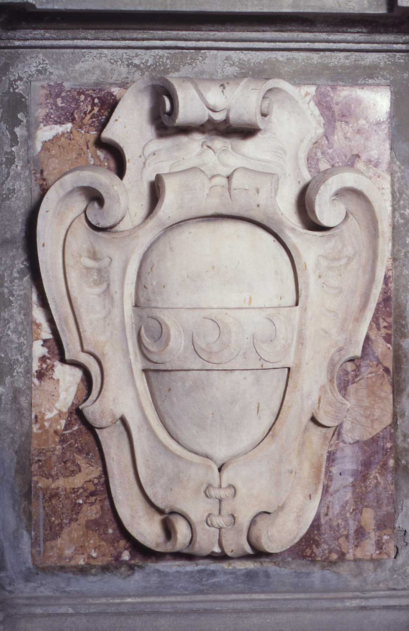 stemma gentilizio della famiglia Strozzi (rilievo, serie) di Caccini Giovan Battista (bottega) (inizio sec. XVII)