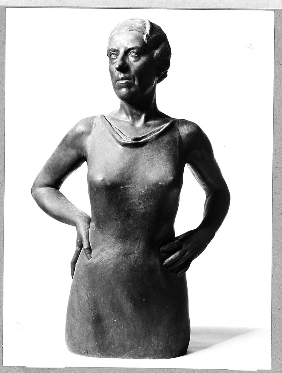 Ritratto di donna, figura femminile (scultura) di Ciampi Alimondo (sec. XX)