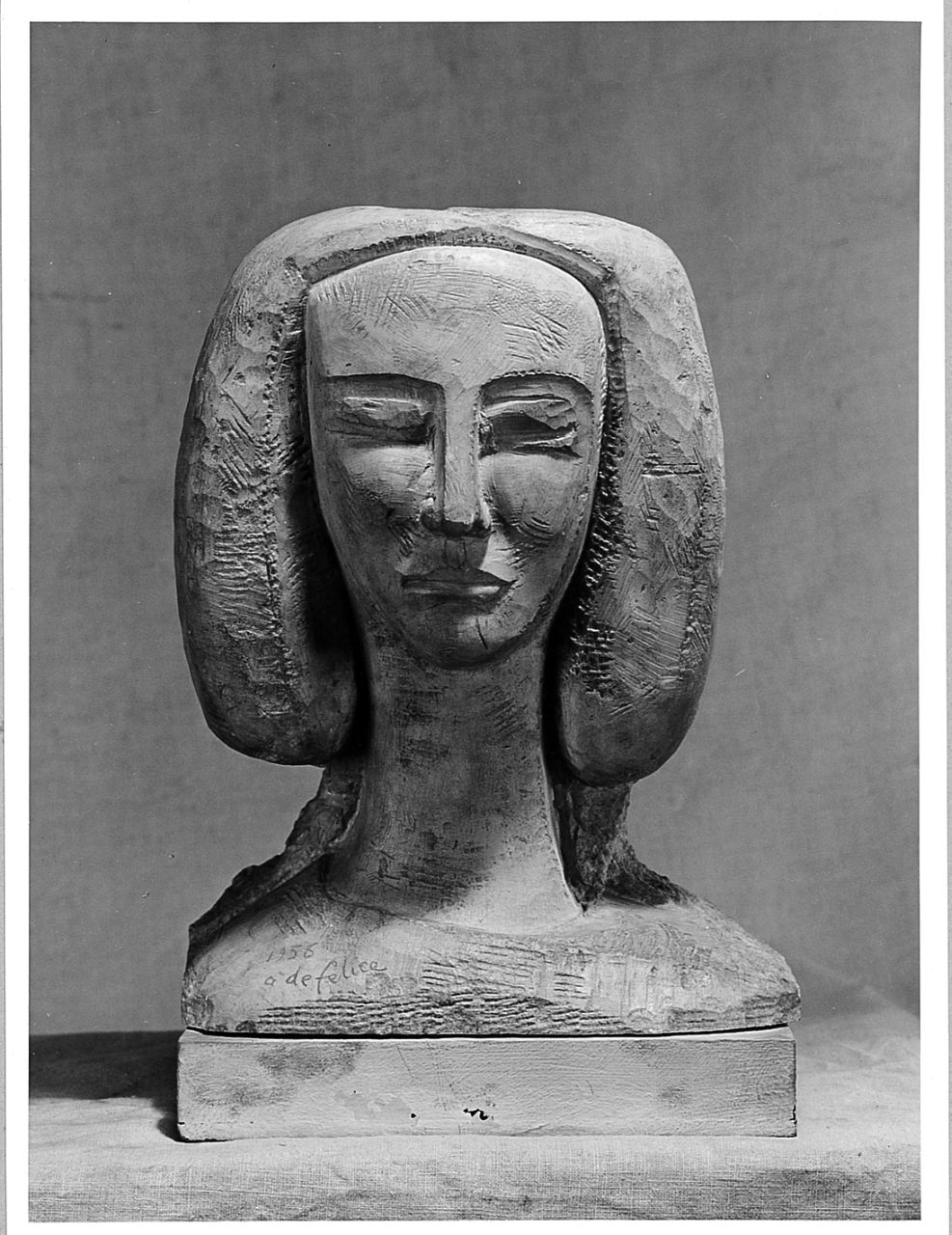 Busto femminile 1956, ritratto di donna (statua) di De Felice Aurelio (sec. XX)