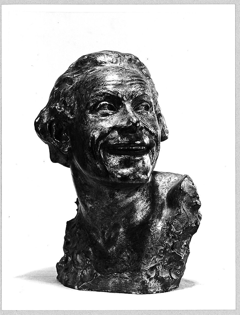 Ritratto di uomo ridente, ritratto d'uomo (scultura) di Giovannini Agostino (sec. XX)