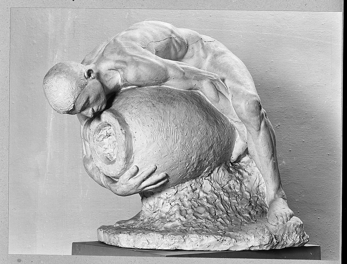 nudo con l'orcio (scultura) di Trentacoste Domenico (sec. XX)