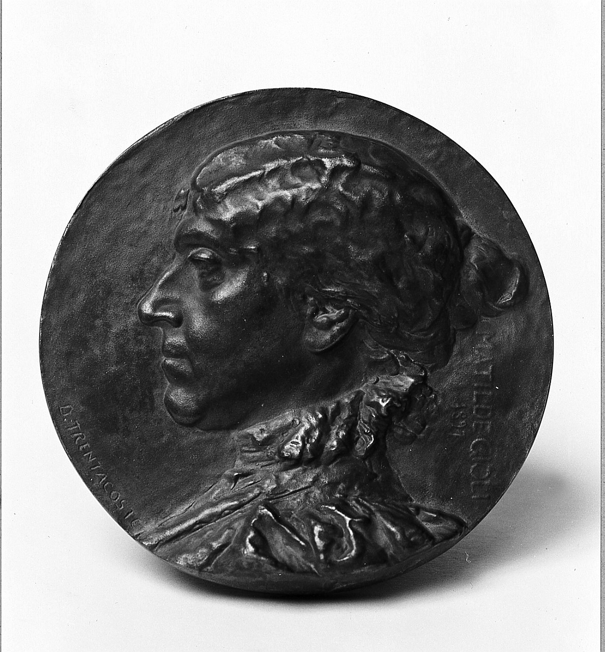 ritratto di Matilde Gioli (placchetta) di Trentacoste Domenico (sec. XIX)