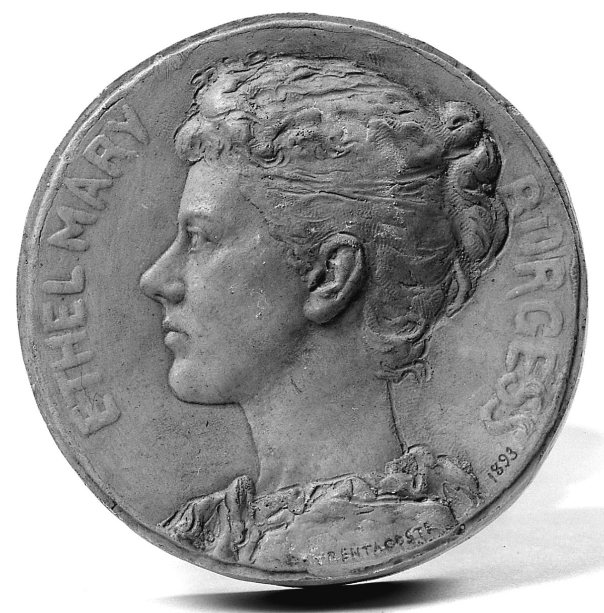ritratto di Ethel Mary Burgess (rilievo) di Trentacoste Domenico (sec. XIX)