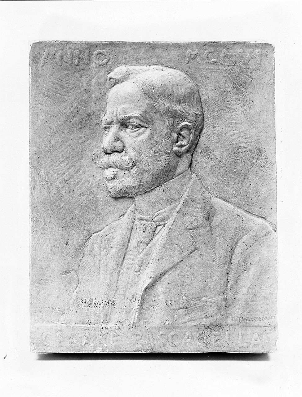 ritratto di Cesare Pascarella (rilievo) di Trentacoste Domenico (sec. XX)