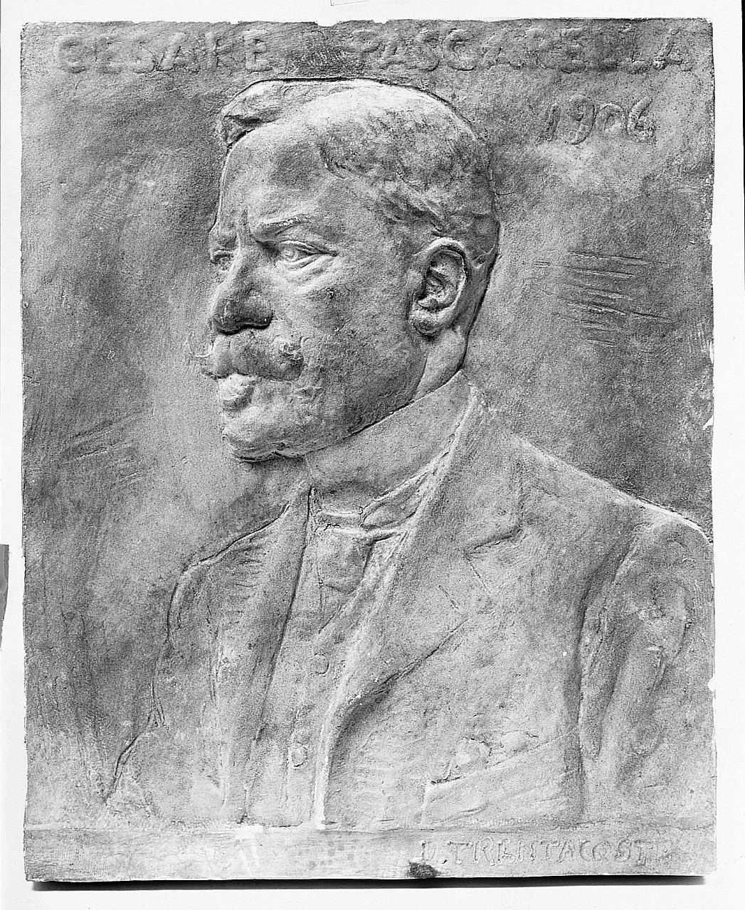ritratto di Cesare Pascarella (rilievo) di Trentacoste Domenico (sec. XX)
