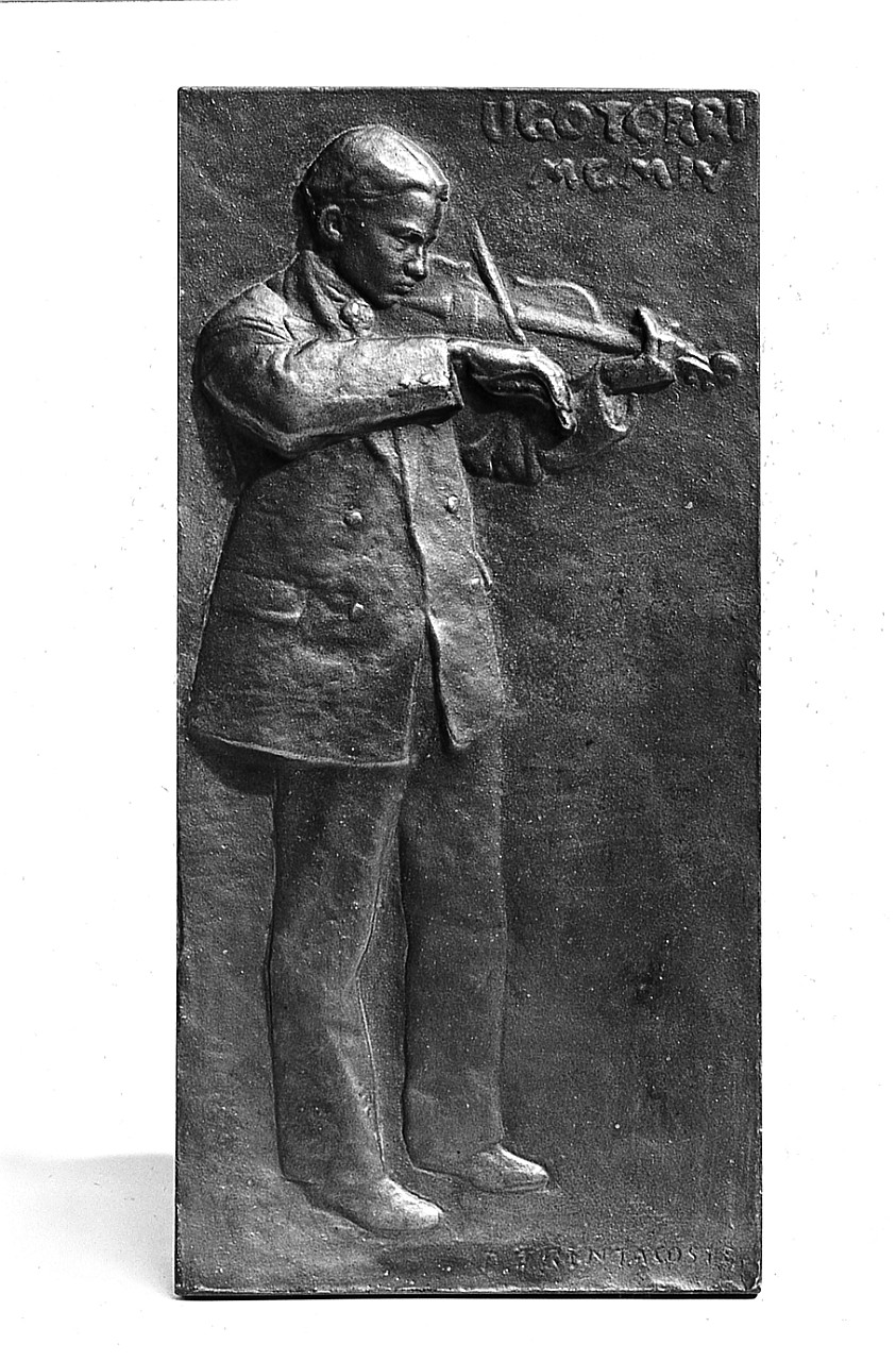 ritratto di Ugo Torri (rilievo) di Trentacoste Domenico (sec. XX)