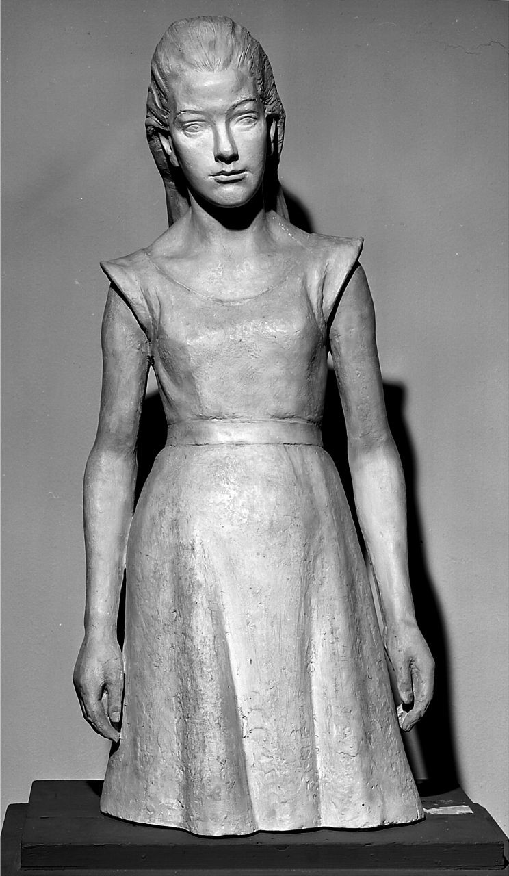 Ragazza con le trecce, ritratto di ragazza (calco di statua) di Papi Federico (sec. XX)