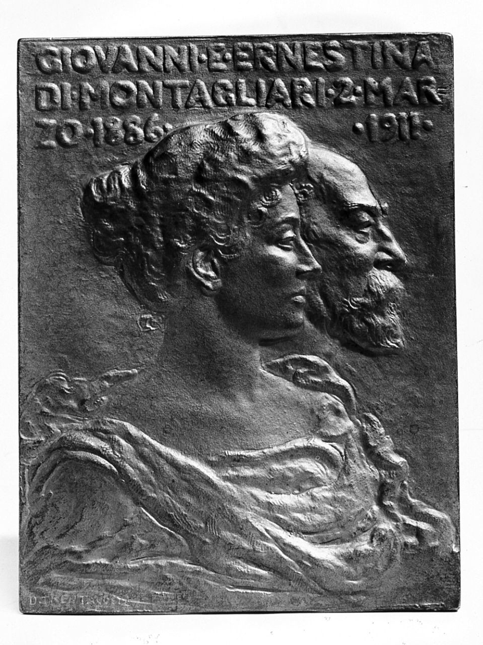 ritratto di Giovanni e Ernestina di Montagliari (placchetta) di Trentacoste Domenico (sec. XX)
