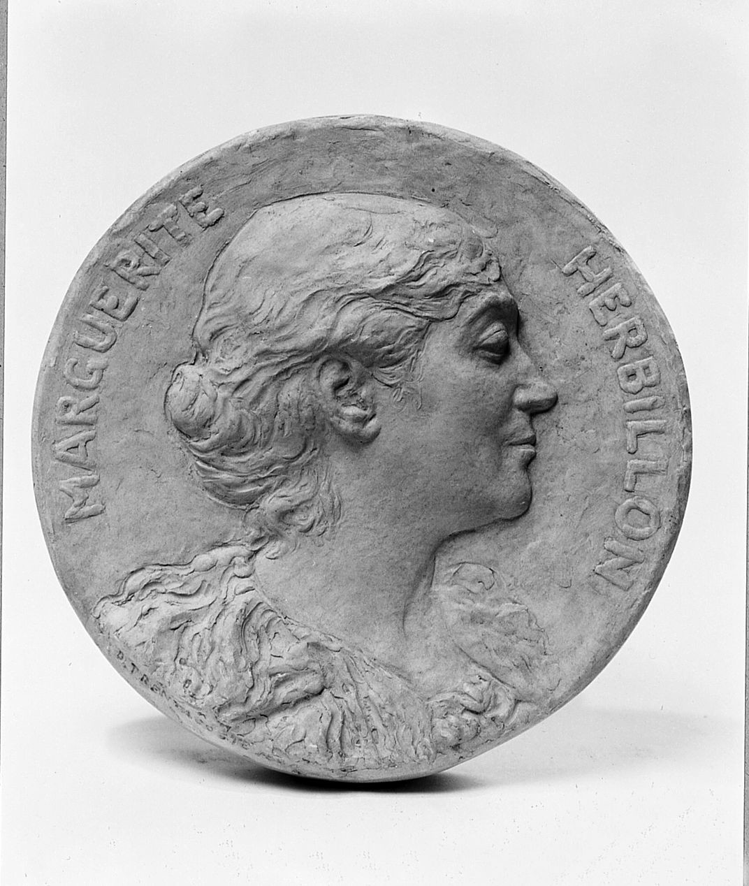 ritratto di Marguerite Herbillon (calco di medaglione) di Trentacoste Domenico (sec. XIX)