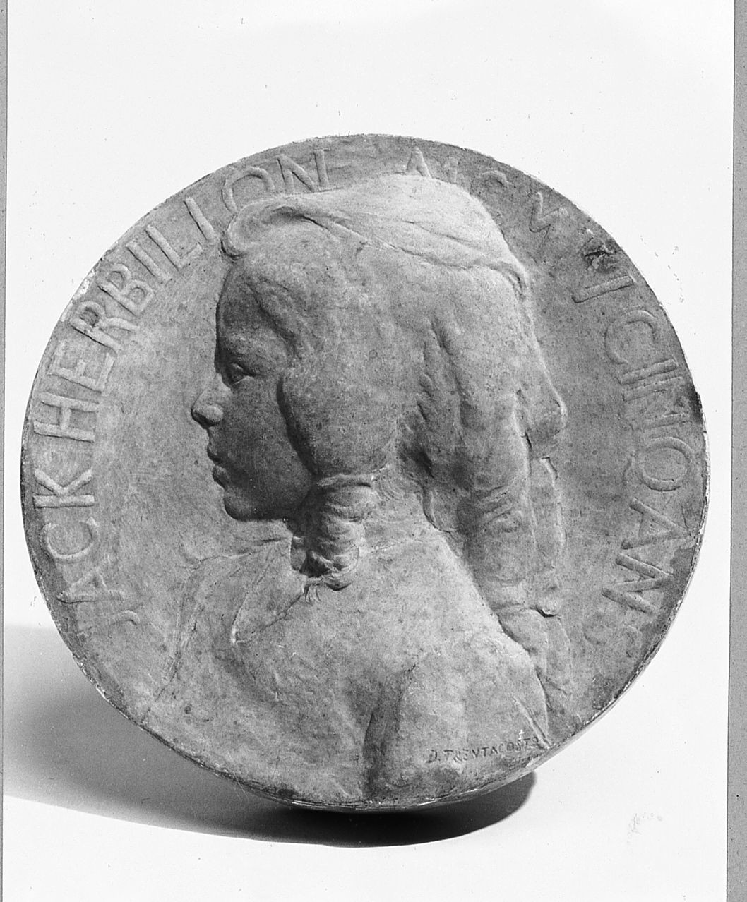 ritratto di Jack Herbillon (calco di medaglione) di Trentacoste Domenico (sec. XX)