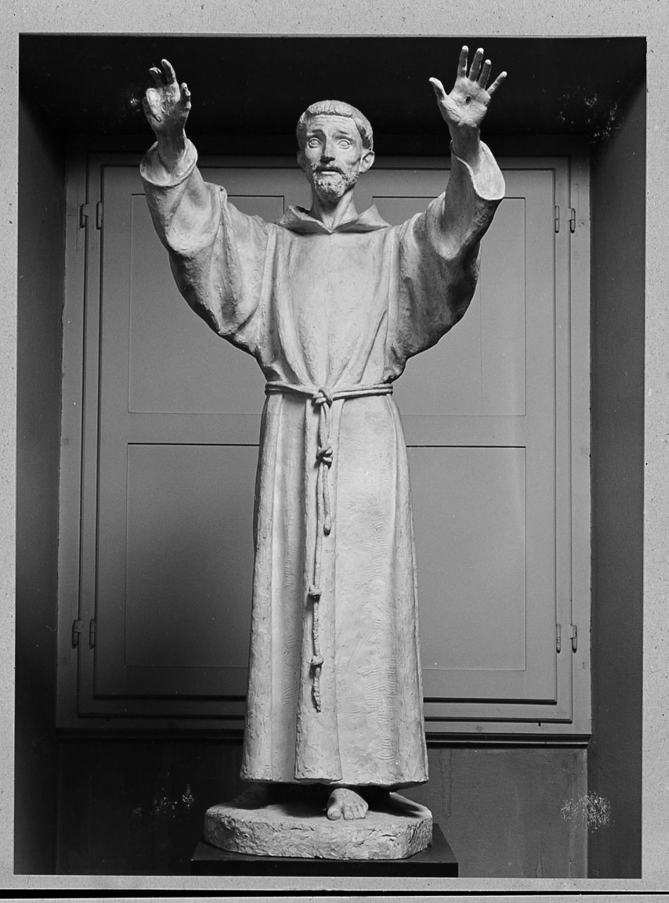 San Francesco d'Assisi benedicente (calco di statua) di Trentacoste Domenico (sec. XX)