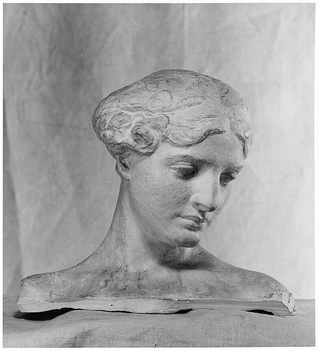 busto ritratto di donna (calco di scultura) di Trentacoste Domenico (sec. XX)