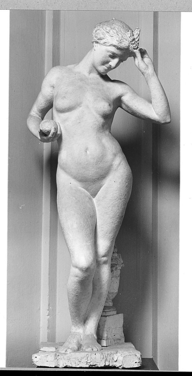 Allegoria per il Parlamento, figura femminile nuda (calco di statua) di Trentacoste Domenico (sec. XX)