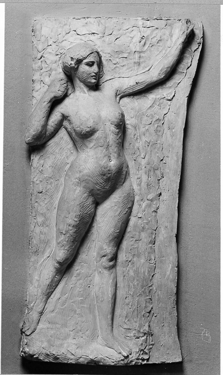 Allegoria per il Parlamento, figura femminile nuda (calco di rilievo) di Trentacoste Domenico (sec. XX)