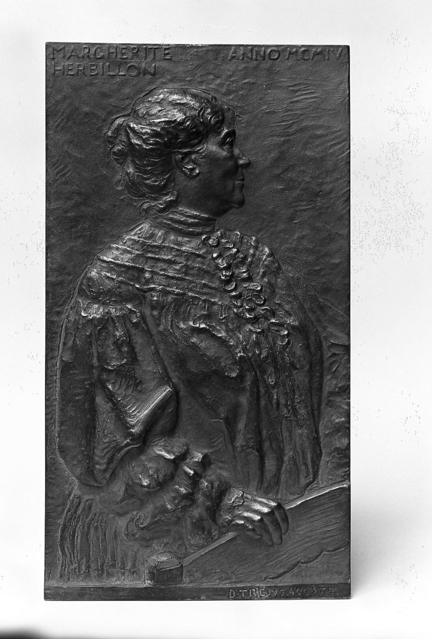 ritratto di Marguerite Herbillon (placchetta) di Trentacoste Domenico (sec. XX)