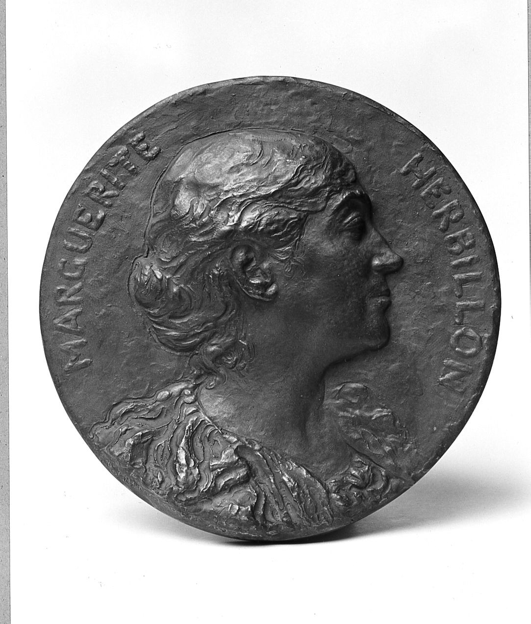 ritratto di Marguerite Herbillon (medaglione) di Trentacoste Domenico (sec. XIX)