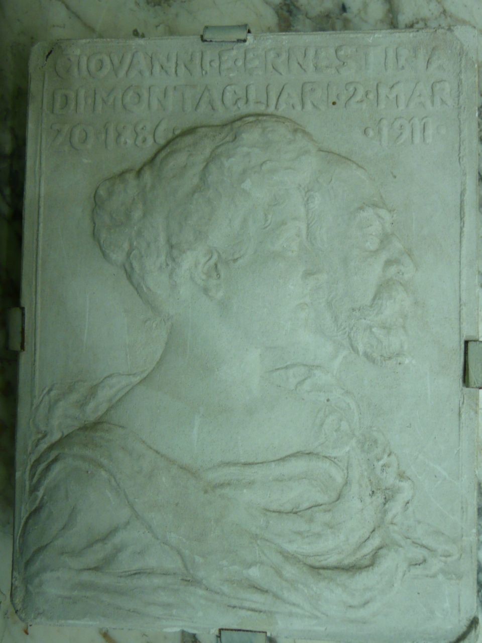 ritratto di Giovanni ed Ernestina di Montagliari (calco di rilievo) di Trentacoste Domenico (sec. XX)