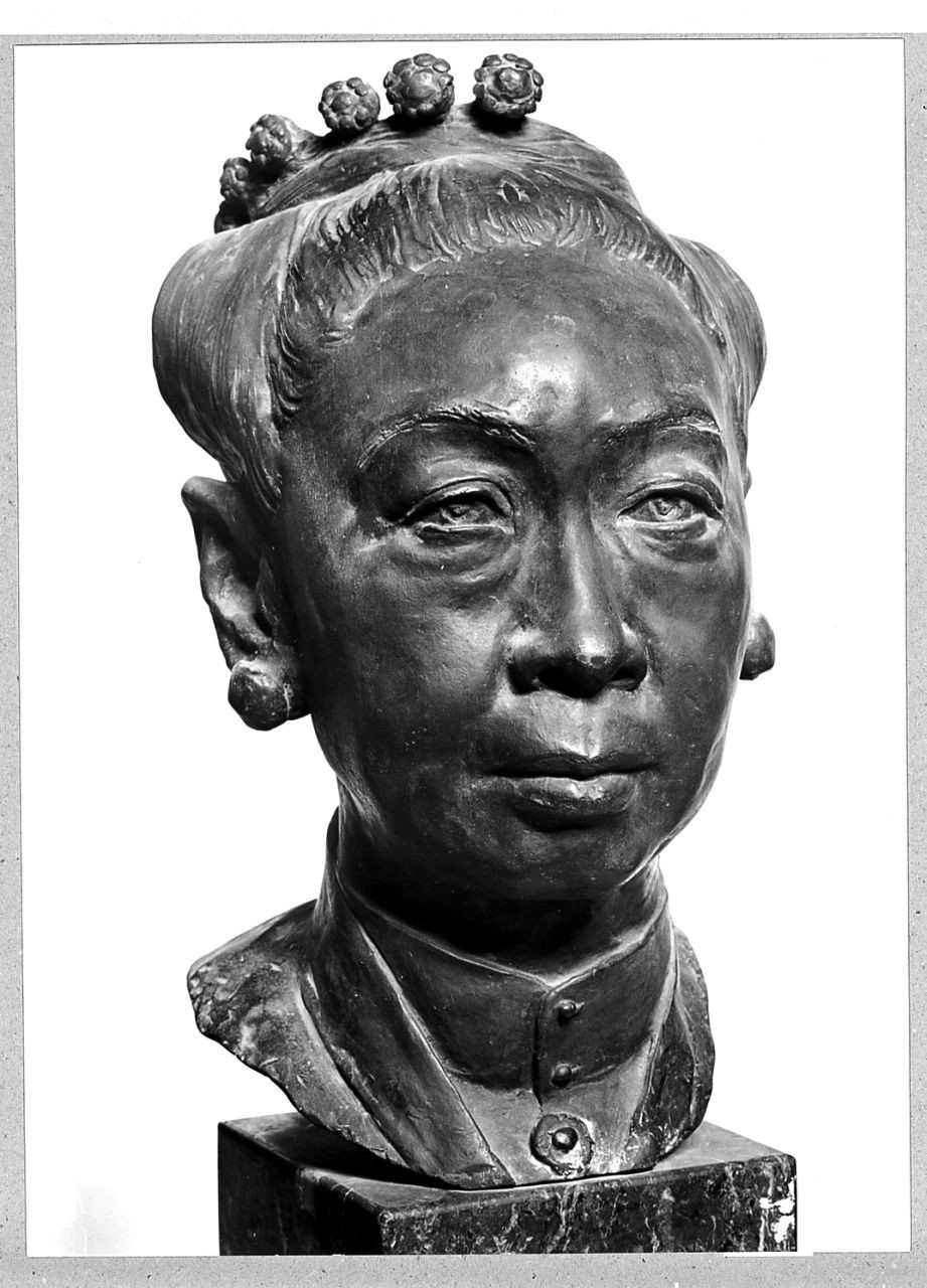 testa di principessa giapponese (scultura) di Vannetti Angiolo (sec. XX)
