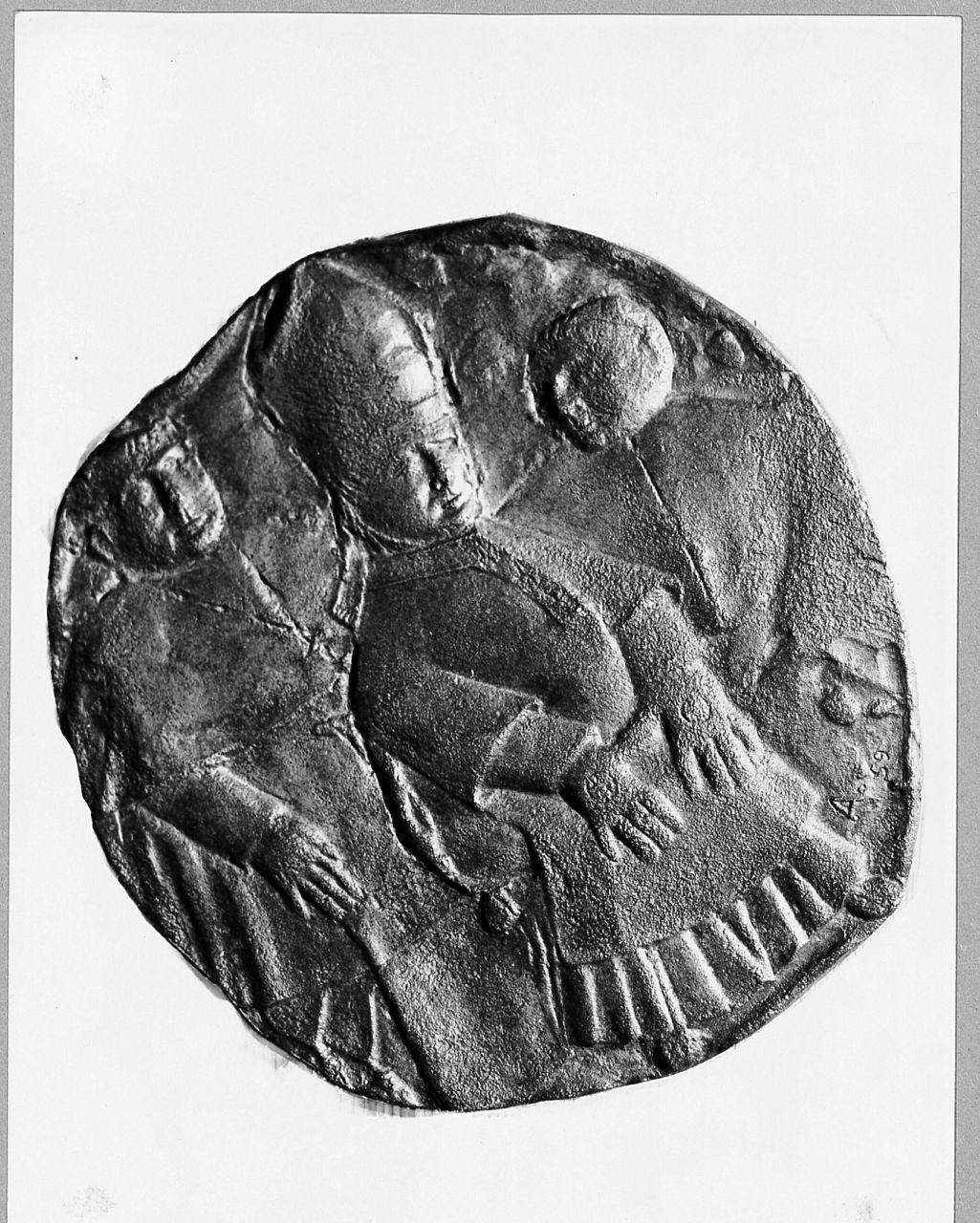 Pontificale, figure maschili (rilievo) di Ambrogetti Claudio (sec. XX)