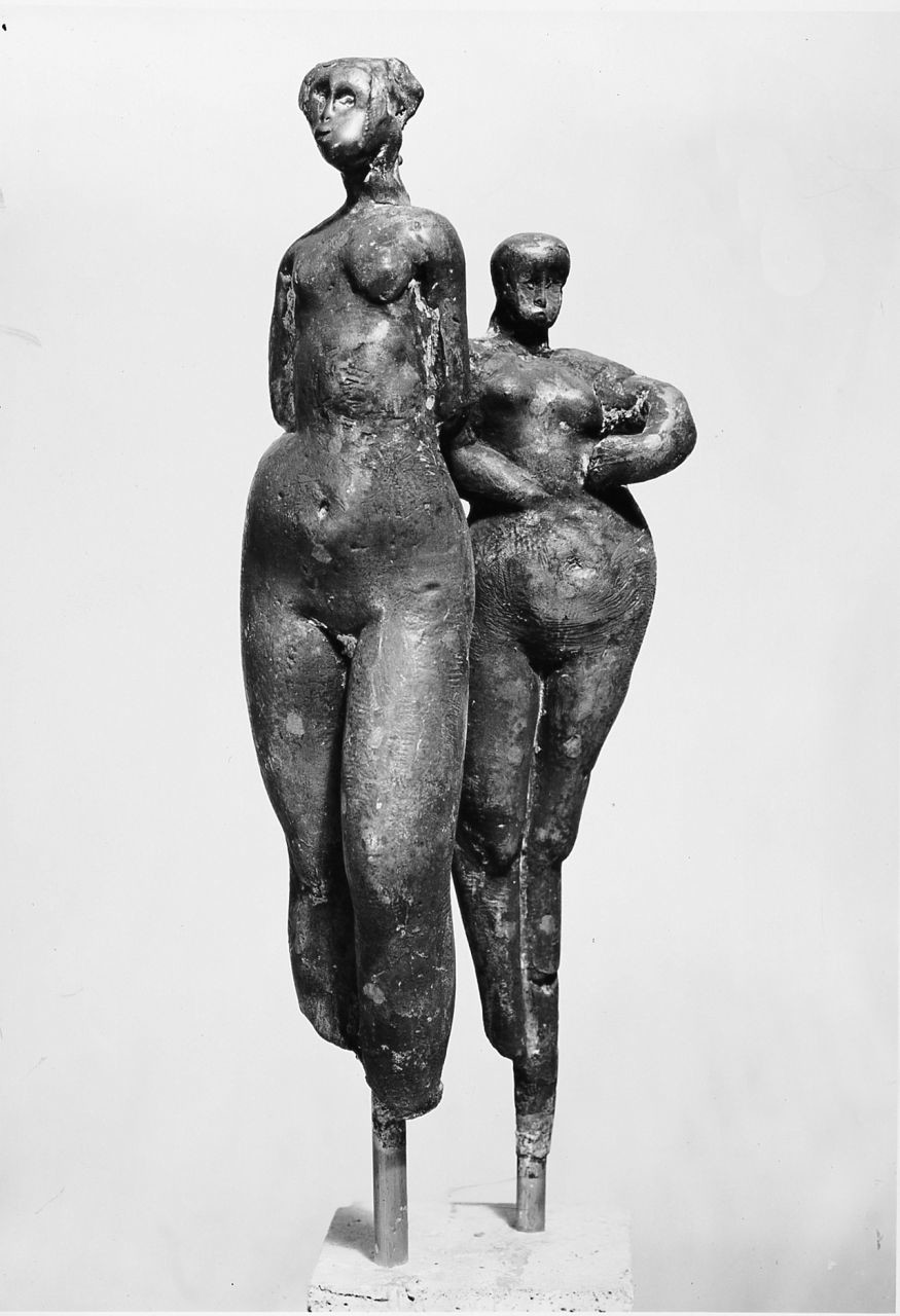 Due figure, figure femminili (scultura) di Bragaglia Guidi Stefania (sec. XX)