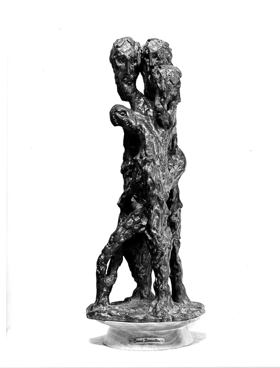 Umanità smarrita, figure maschili e femminili (scultura) di Buracchini Bruno (sec. XX)