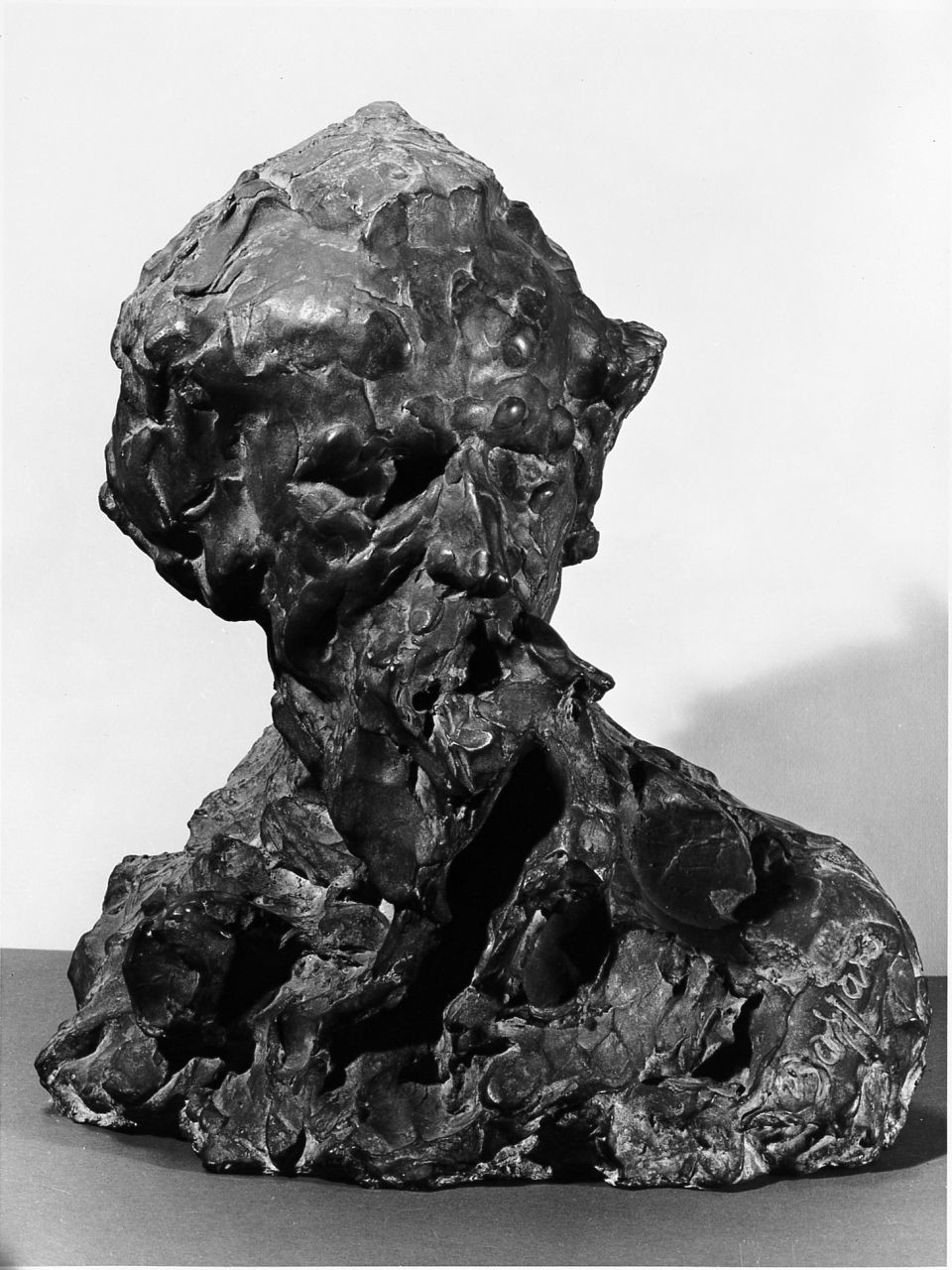 autoritratto di Ernesto Bazzarro (scultura) di Bazzarro Ernesto (sec. XX)