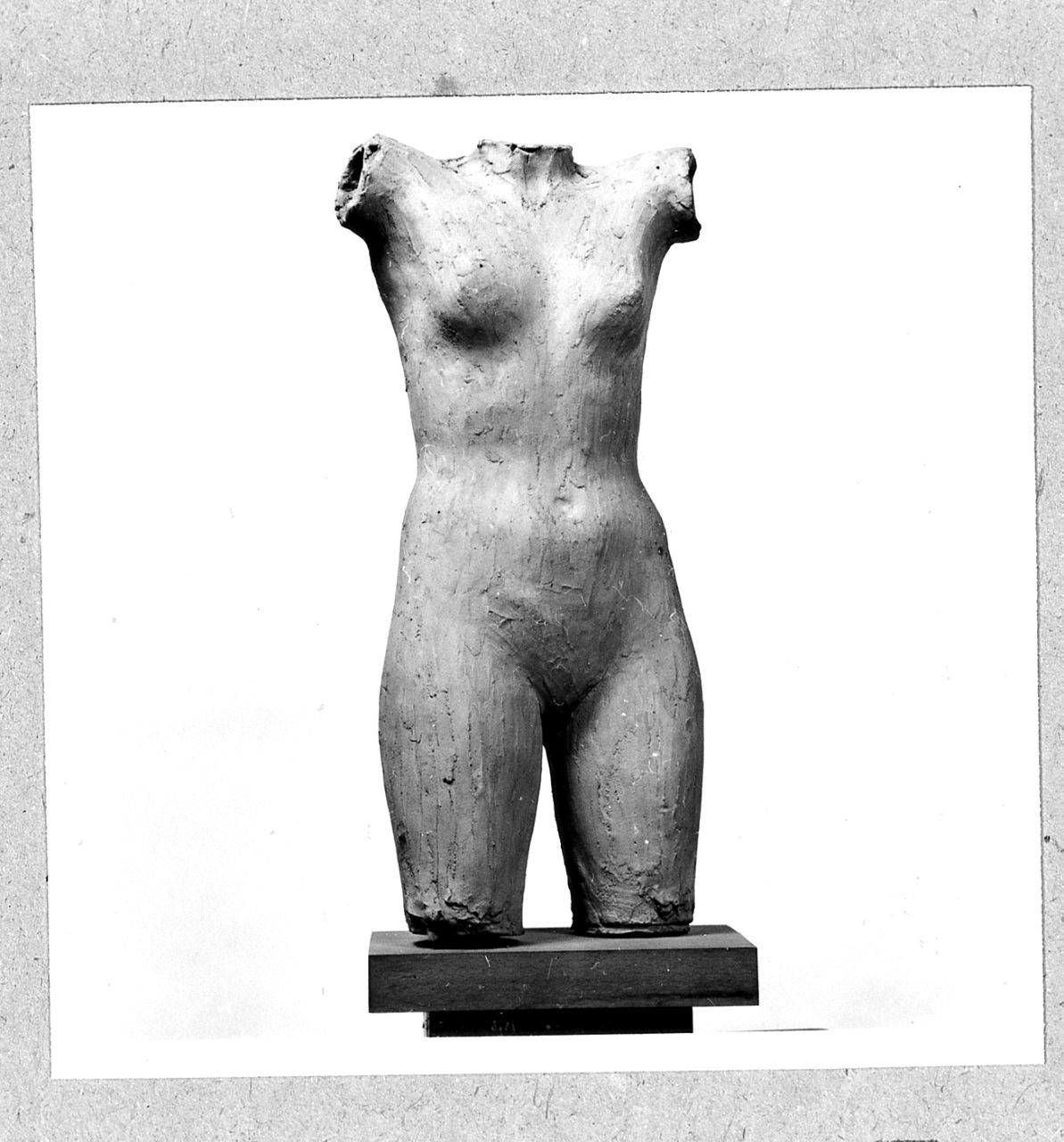 Vittoria, figura femminile (scultura) di Baglioni Umberto (sec. XX)