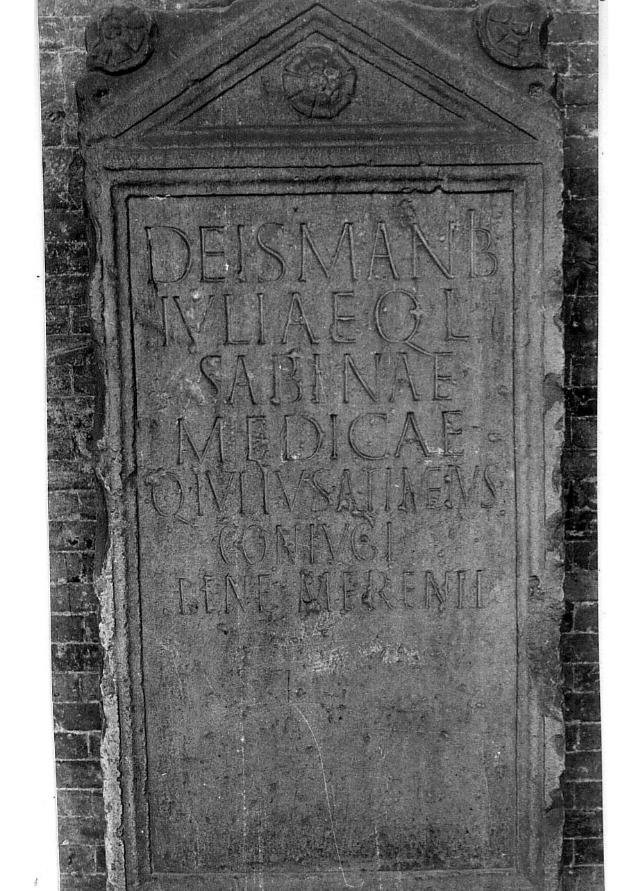 stele funeraria - età imperiale (fine/ inizio secc. I/ II d.C)