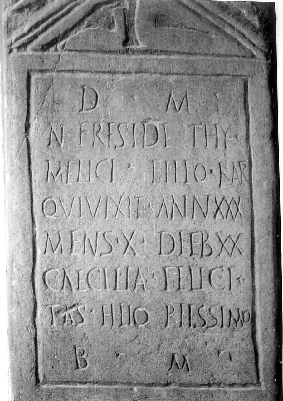 stele funeraria - età imperiale (secc. I/ II d.C)