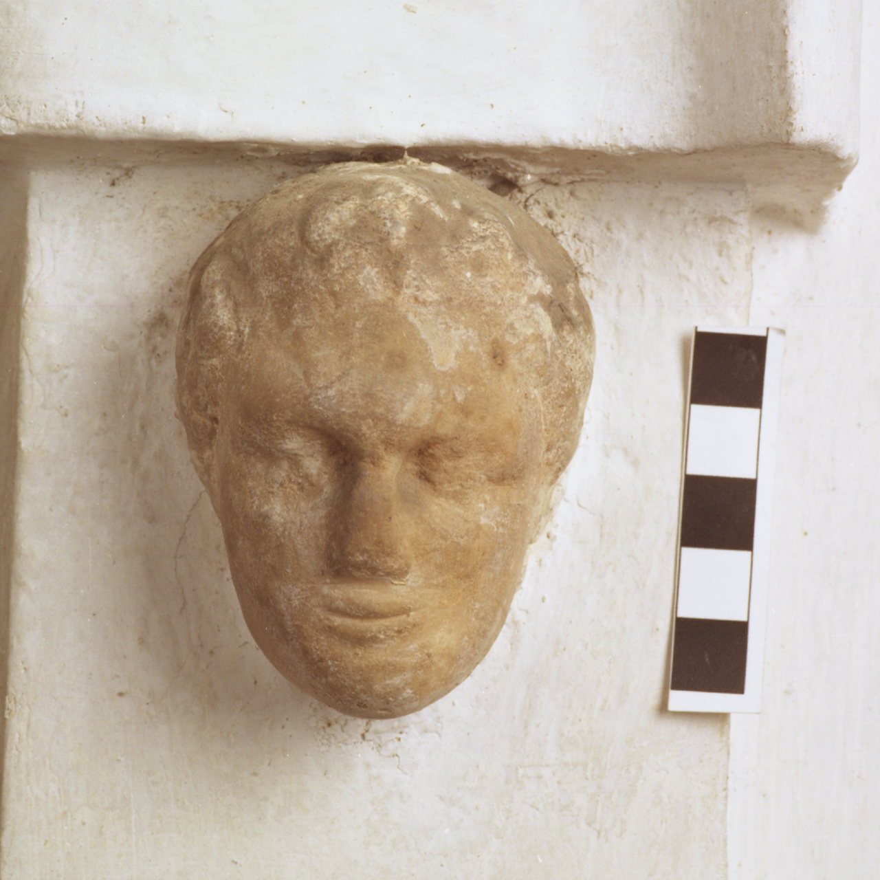 testa miniaturistica - arte etrusco-italica (sec. III-II a.C)