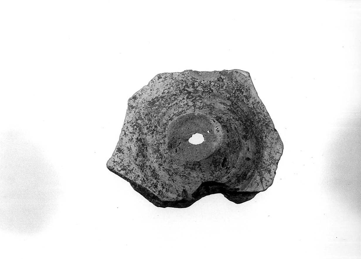 coperchio di non id - civiltà picena (età romana)