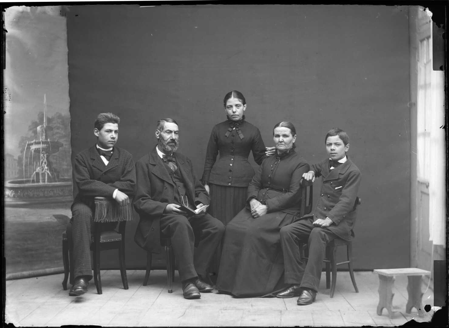 Ritratto di famiglia (Negativo) di Bert, Davide (Ultimo quarto XIX)