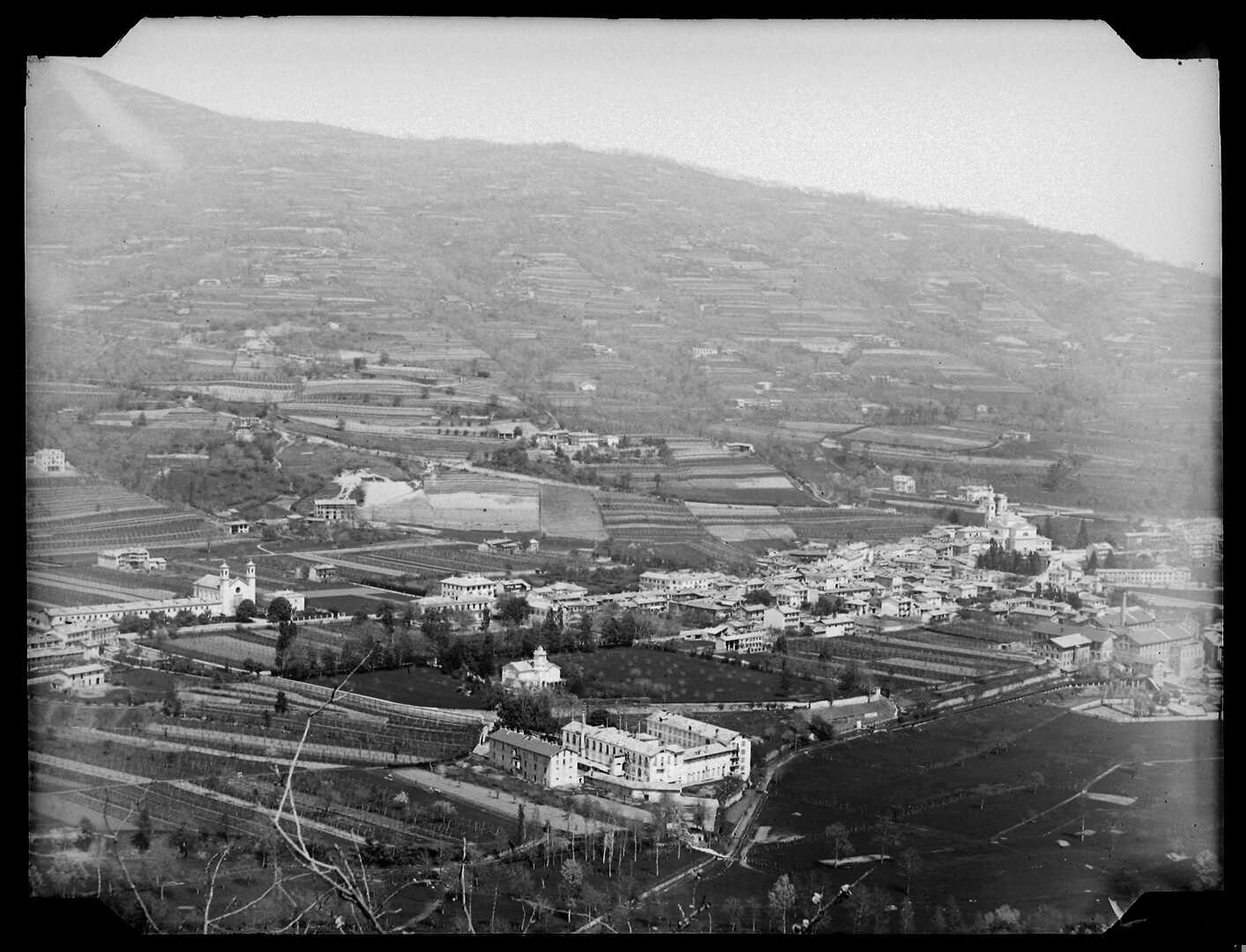 Paesaggio urbano (Negativo) di Bert, Davide (Ultimo quarto XIX)