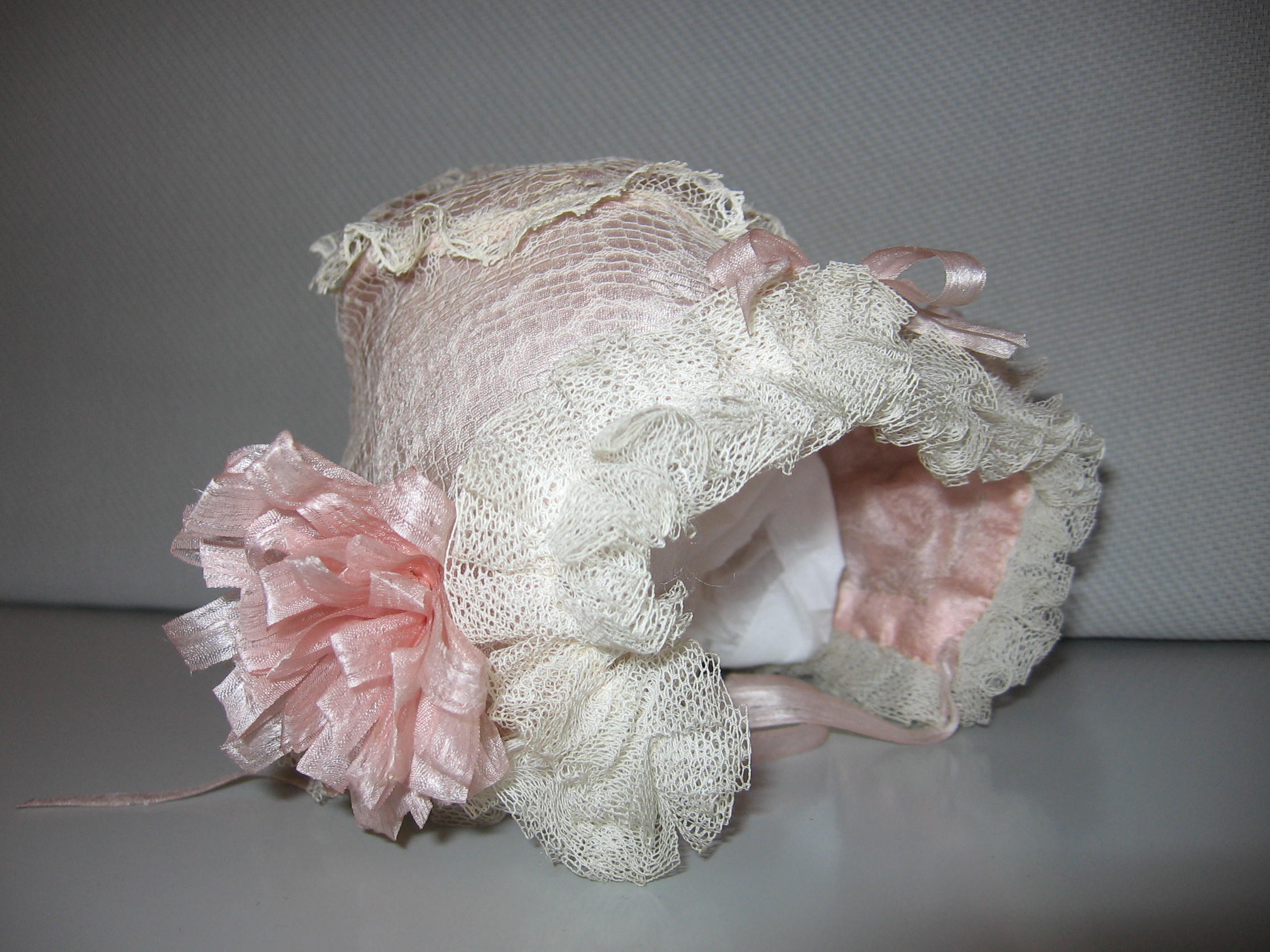 cuffia - manifattura italiana (ultimo quarto sec. XIX)